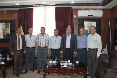 جامعة القدس المفتوحة في جنين تكرم المحافظ رمضان